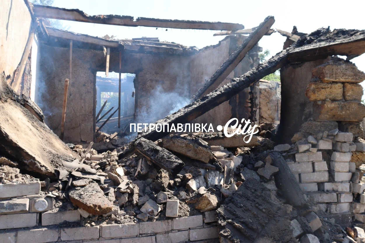 «Залишилися в спідньому»: у Самарському «Шахед» знищив будинок родини (ВІДЕО)