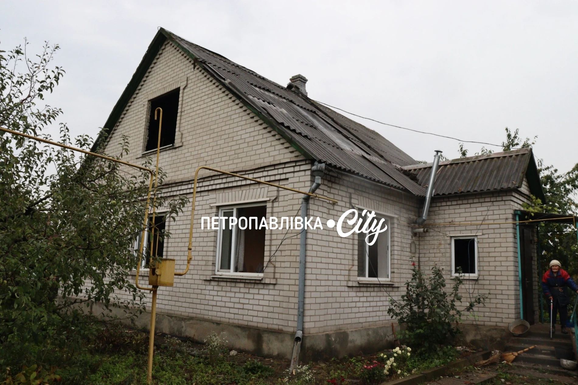 Ніч, після якої не стало будинку: два «Шахеди» вдарили по оселі родини з Петропавлівки (ВІДЕО)