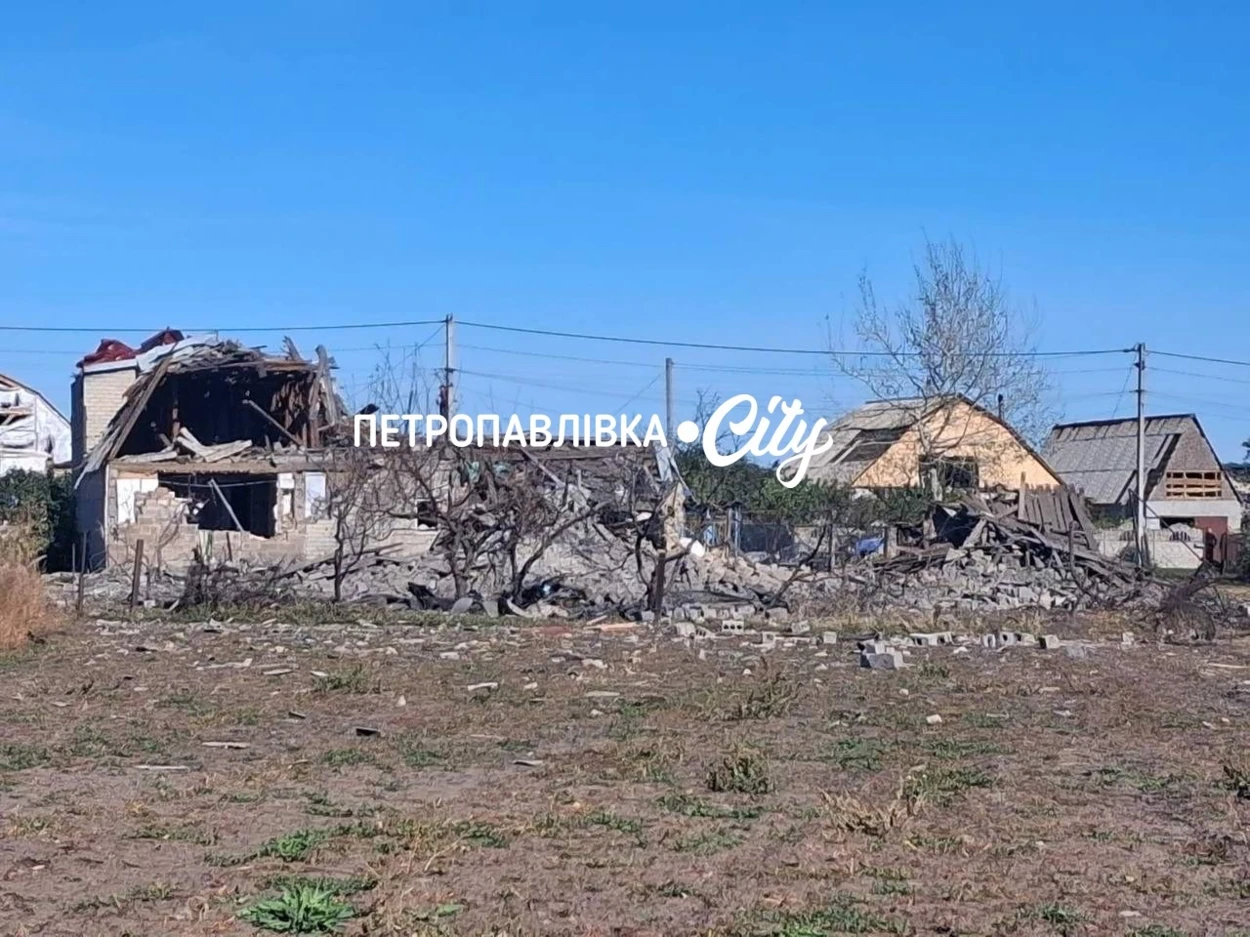 У Миколаївській громаді російські війська вдарили КАБом: зруйновано будинок, пошкоджено ще 15