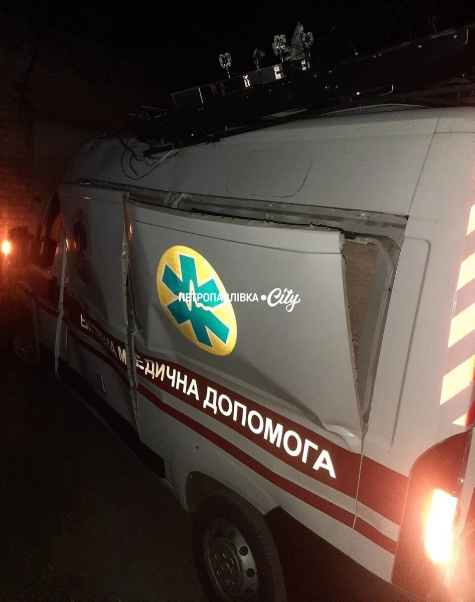 Росіяни атакували карету швидкої допомоги біля села Лугове: поранені двоє медикинь