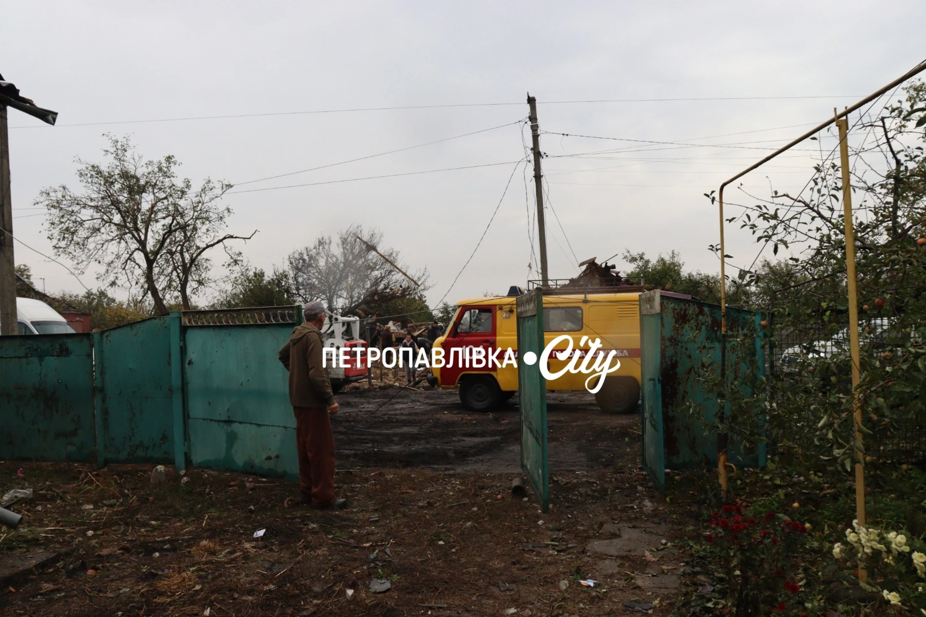 Ніч, після якої не стало будинку: два «Шахеди» вдарили по оселі родини з Петропавлівки (ВІДЕО)
