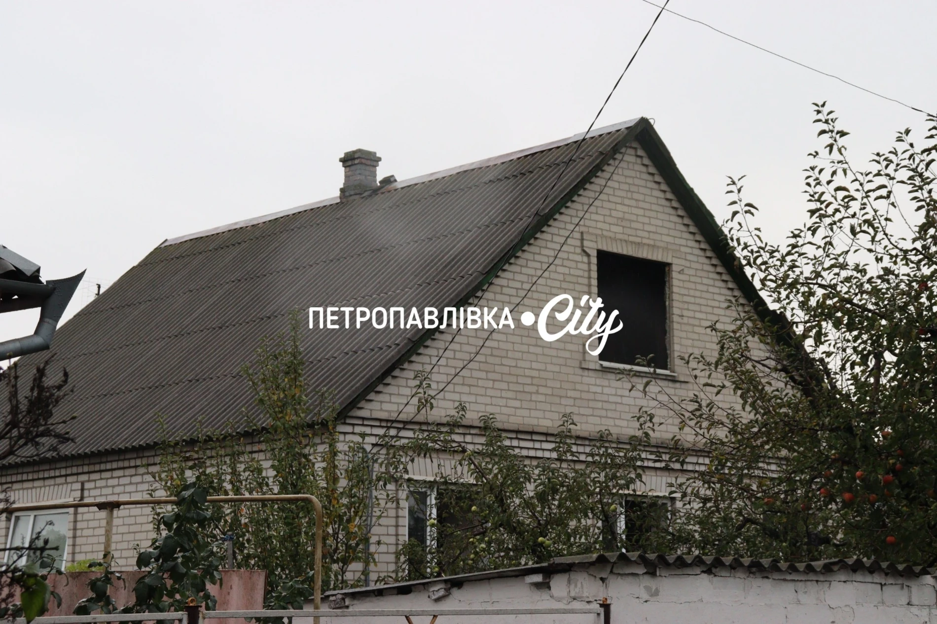 Ніч, після якої не стало будинку: два «Шахеди» вдарили по оселі родини з Петропавлівки (ВІДЕО)