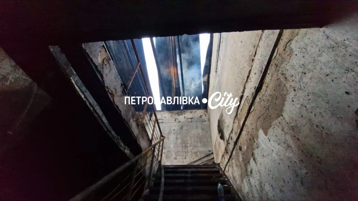 Петропавлівку атакувала російська «Гербера»: вигоріли два магазини (ВІДЕО)
