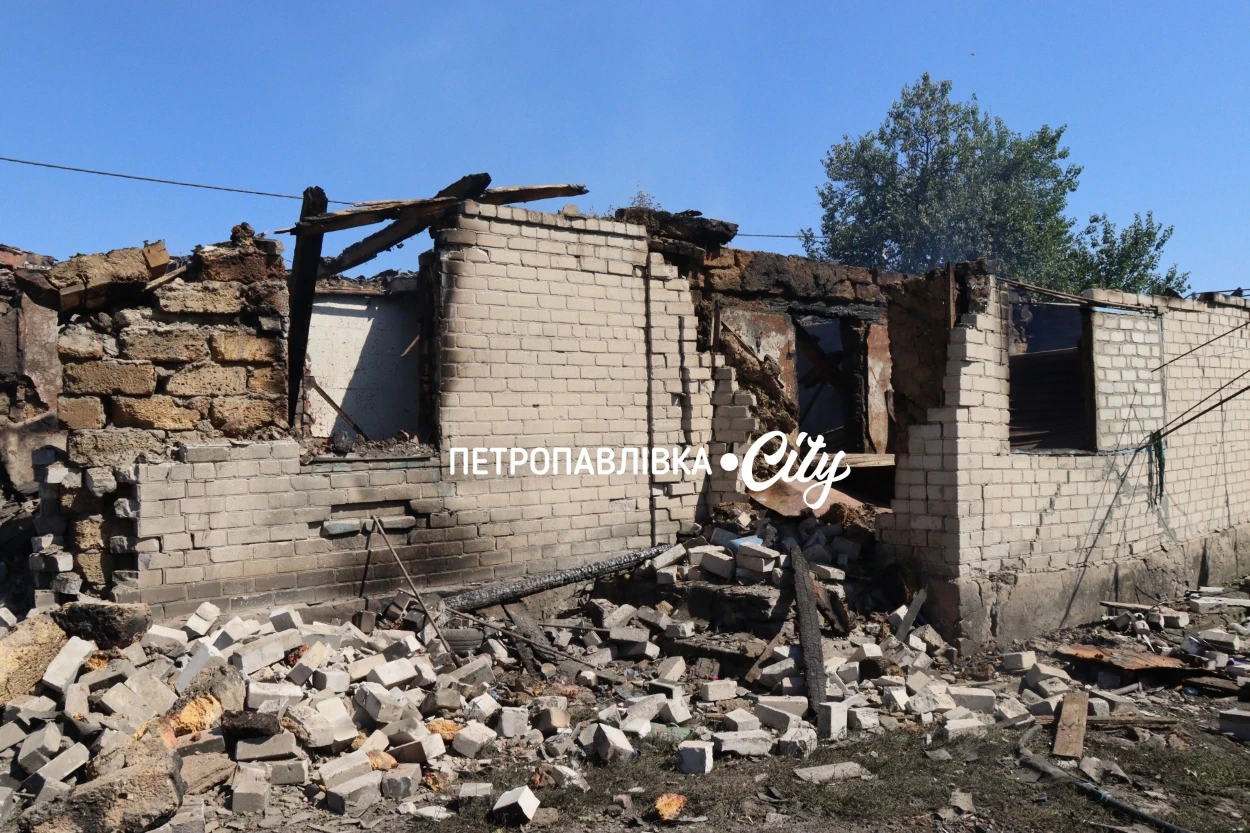 «Залишилися в спідньому»: у Самарському «Шахед» знищив будинок родини (ВІДЕО)