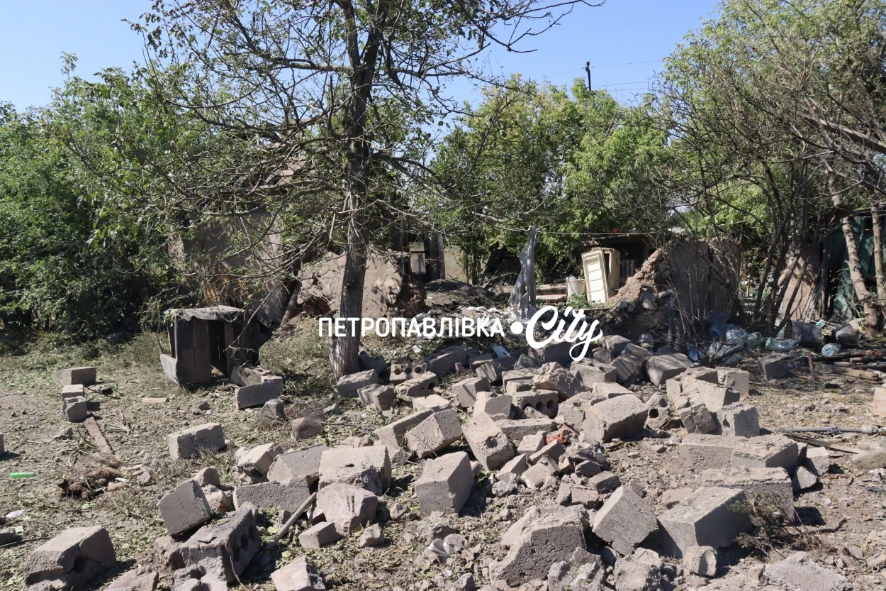 «Залишилися в спідньому»: у Самарському «Шахед» знищив будинок родини (ВІДЕО)