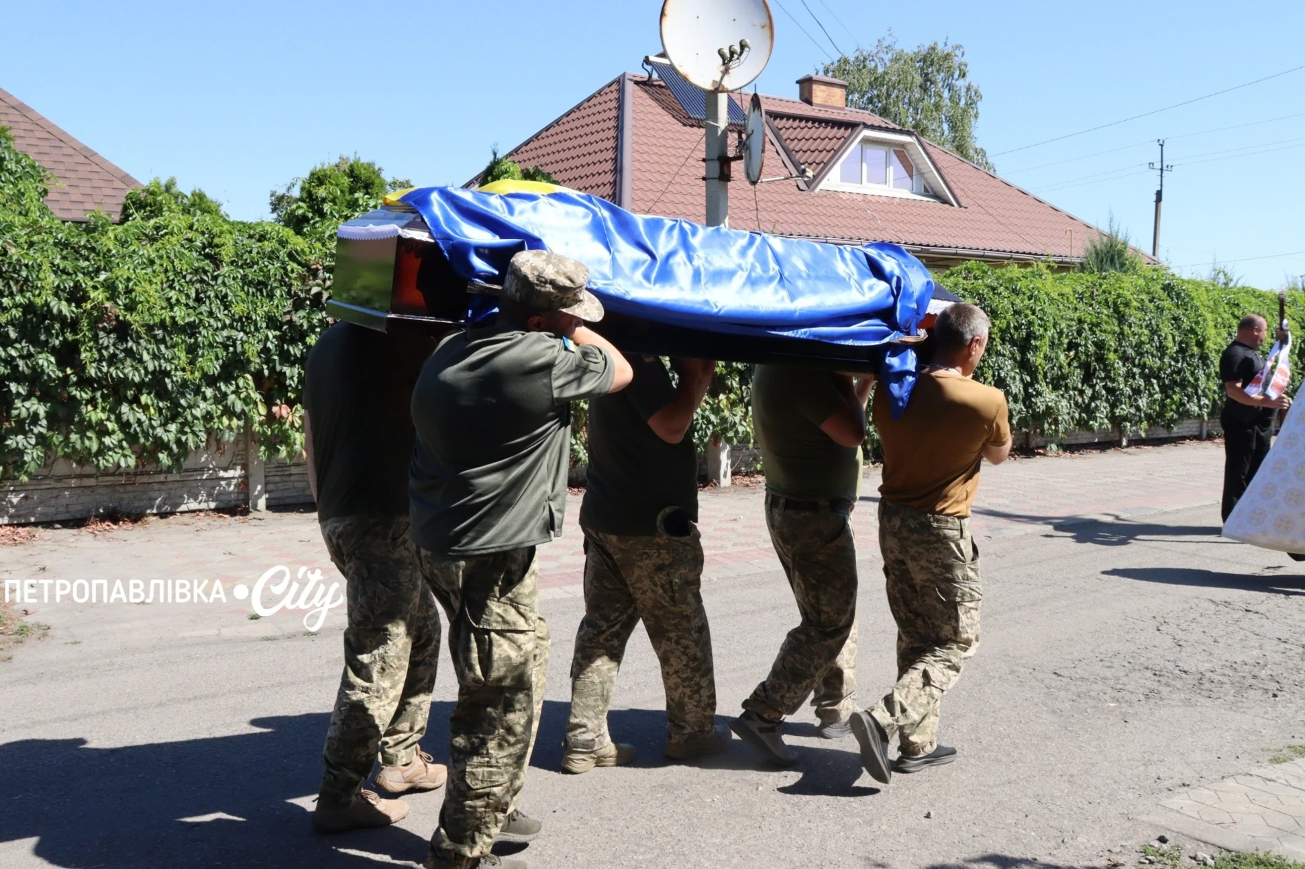 “Два роки писала сину, а повідомлення - непрочитані”: на щиті Сергій Селіванов із Петропавлівки