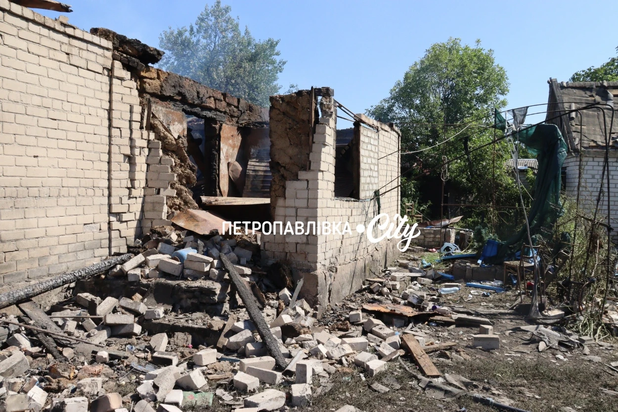 «Залишилися в спідньому»: у Самарському «Шахед» знищив будинок родини (ВІДЕО)