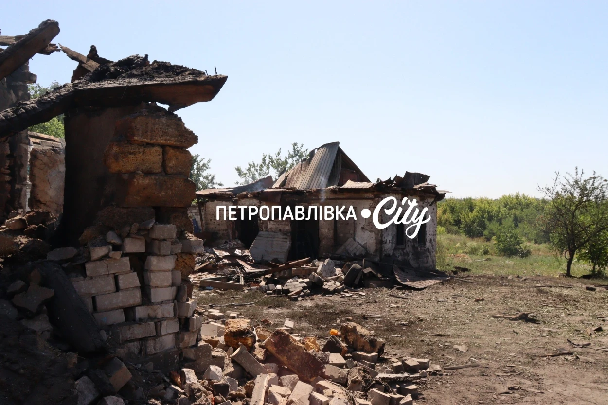 «Залишилися в спідньому»: у Самарському «Шахед» знищив будинок родини (ВІДЕО)
