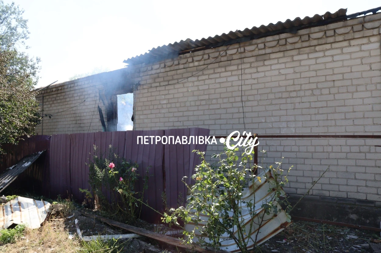 «Залишилися в спідньому»: у Самарському «Шахед» знищив будинок родини (ВІДЕО)