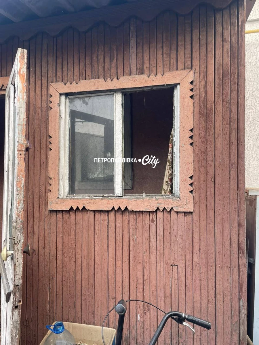 Ворожі дрони атакували Петропавлівку та Мар'їнку