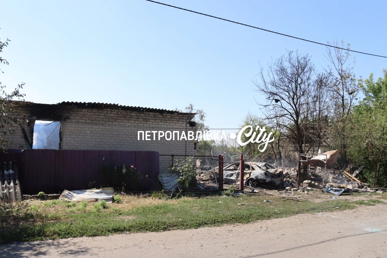 «Залишилися в спідньому»: у Самарському «Шахед» знищив будинок родини (ВІДЕО)