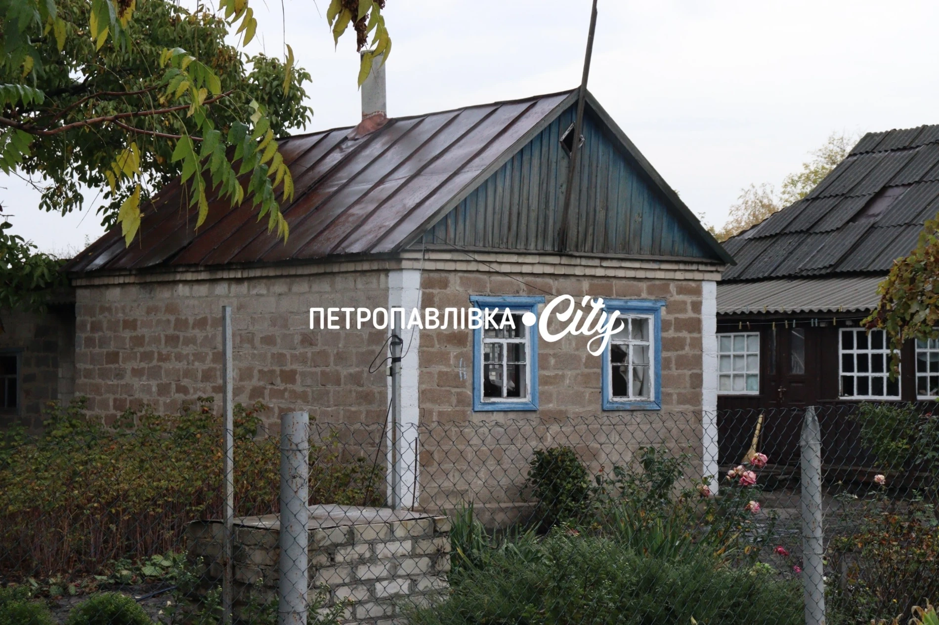 Ніч, після якої не стало будинку: два «Шахеди» вдарили по оселі родини з Петропавлівки (ВІДЕО)