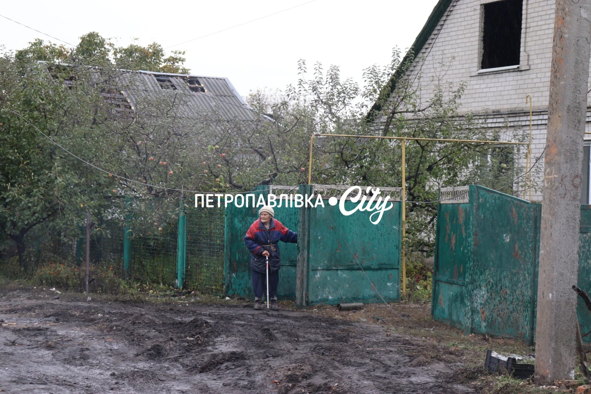 Ніч, після якої не стало будинку: два «Шахеди» вдарили по оселі родини з Петропавлівки (ВІДЕО)