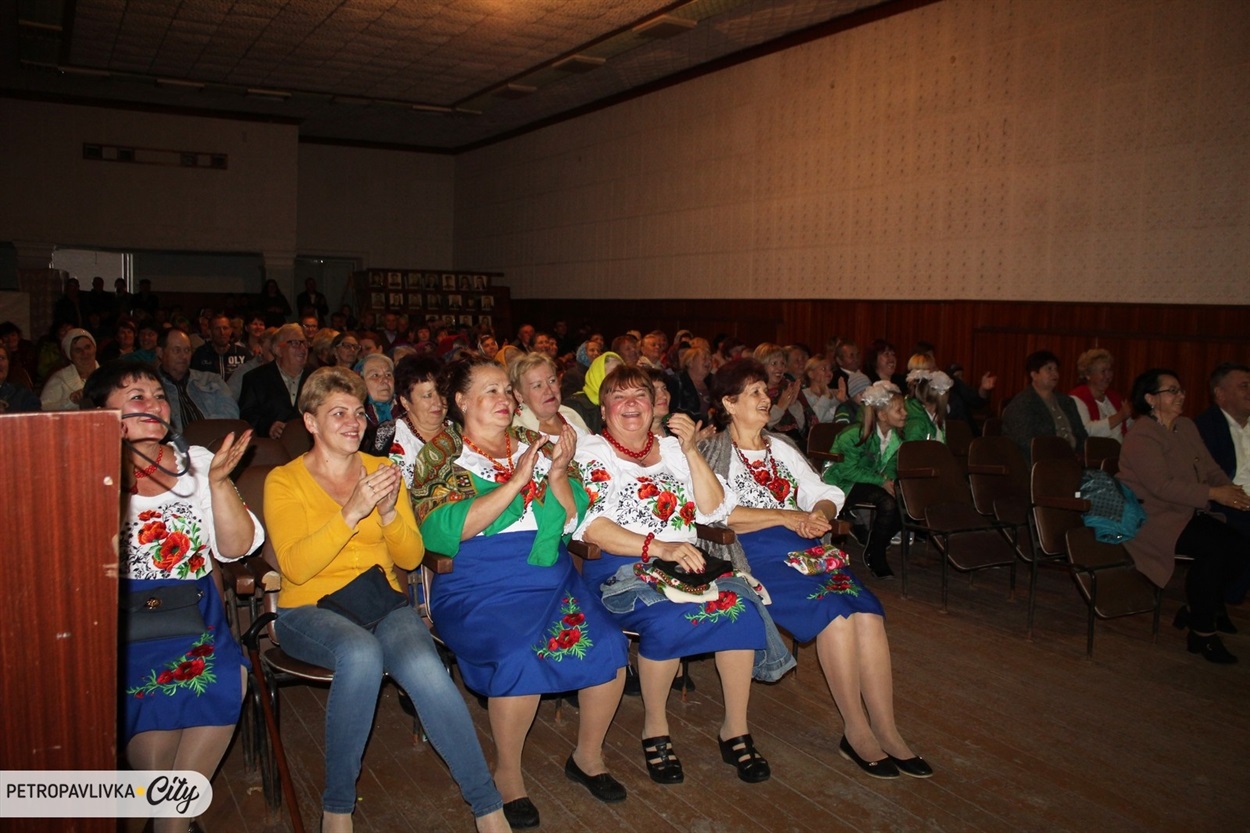 Жителі села та гості