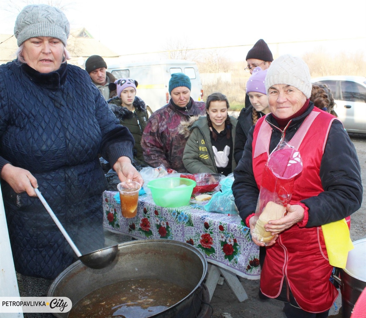 Святкова програма продовжилася на подвір’ї
