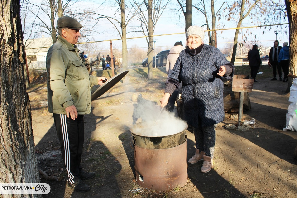 Святкова програма продовжилася на подвір’ї