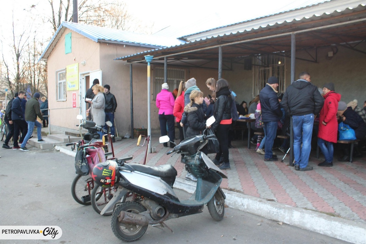 Святкова програма продовжилася на подвір’ї