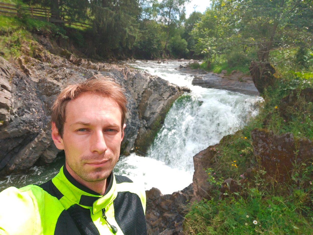 Гірський водоспад