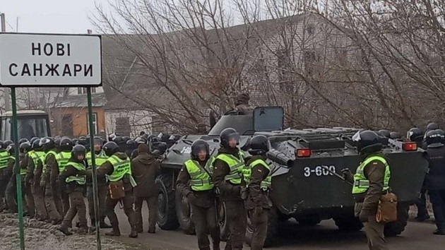 Зіткнення поліції і протестувальників в Нових Санжарах
