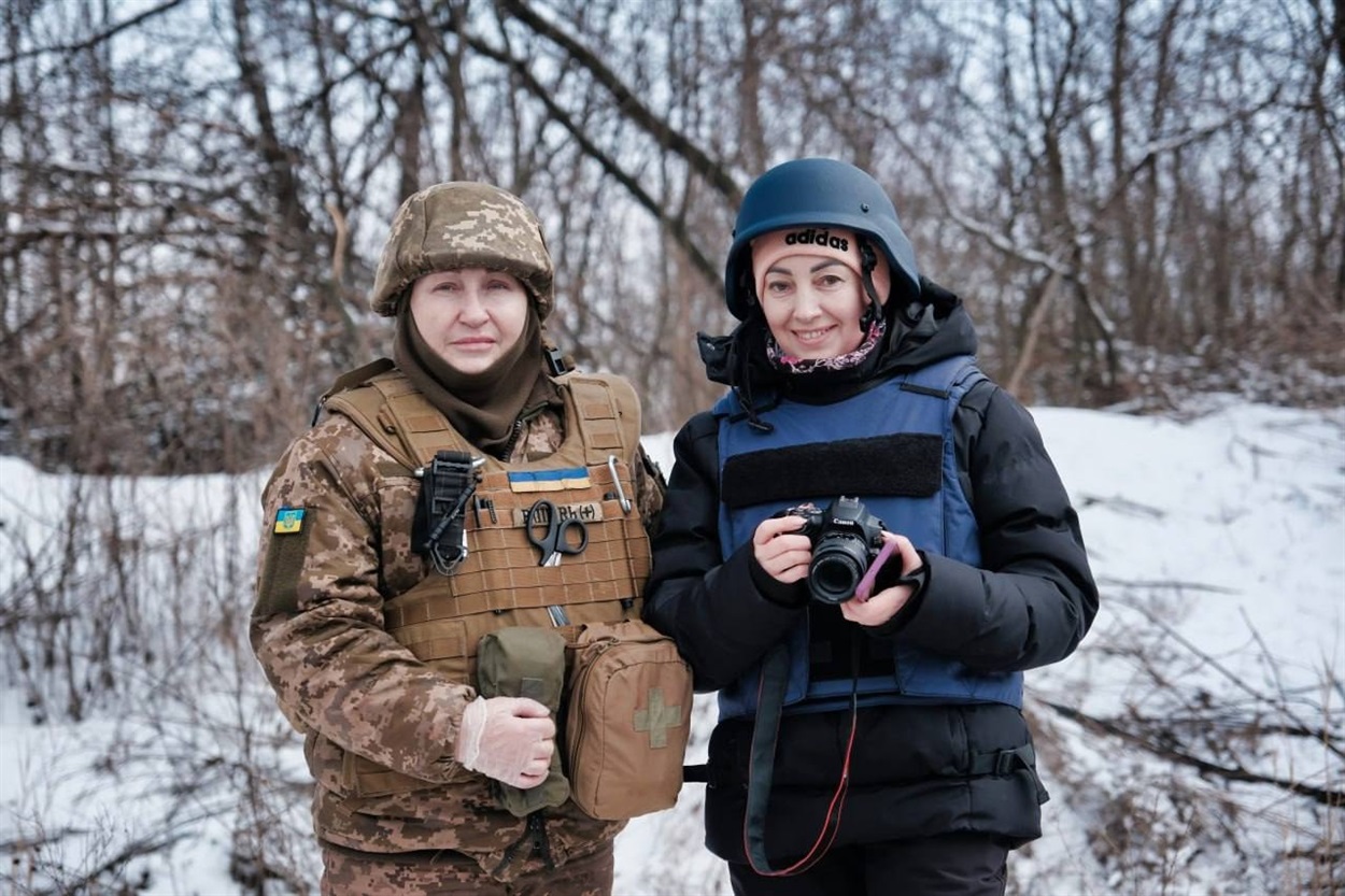 Медикиня та журналістка 