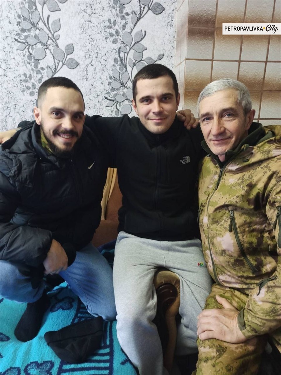 Юрій з синами Богданом та Артемом