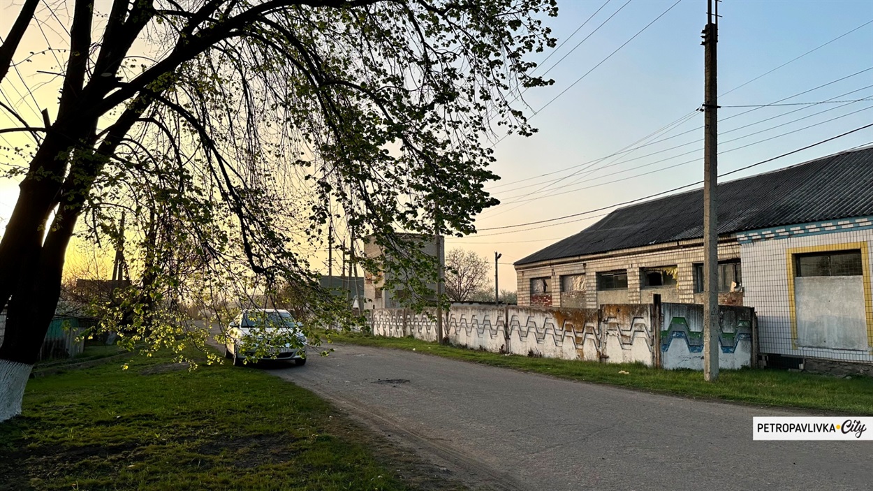 Вулиця Урожайна у Петропавлівці