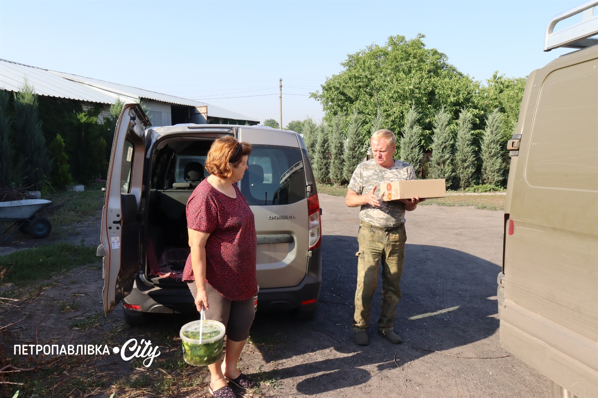 «Ні дня без борщику та пиріжка для ЗСУ»: волонтерки з Миколаївки й їх особлива місія
