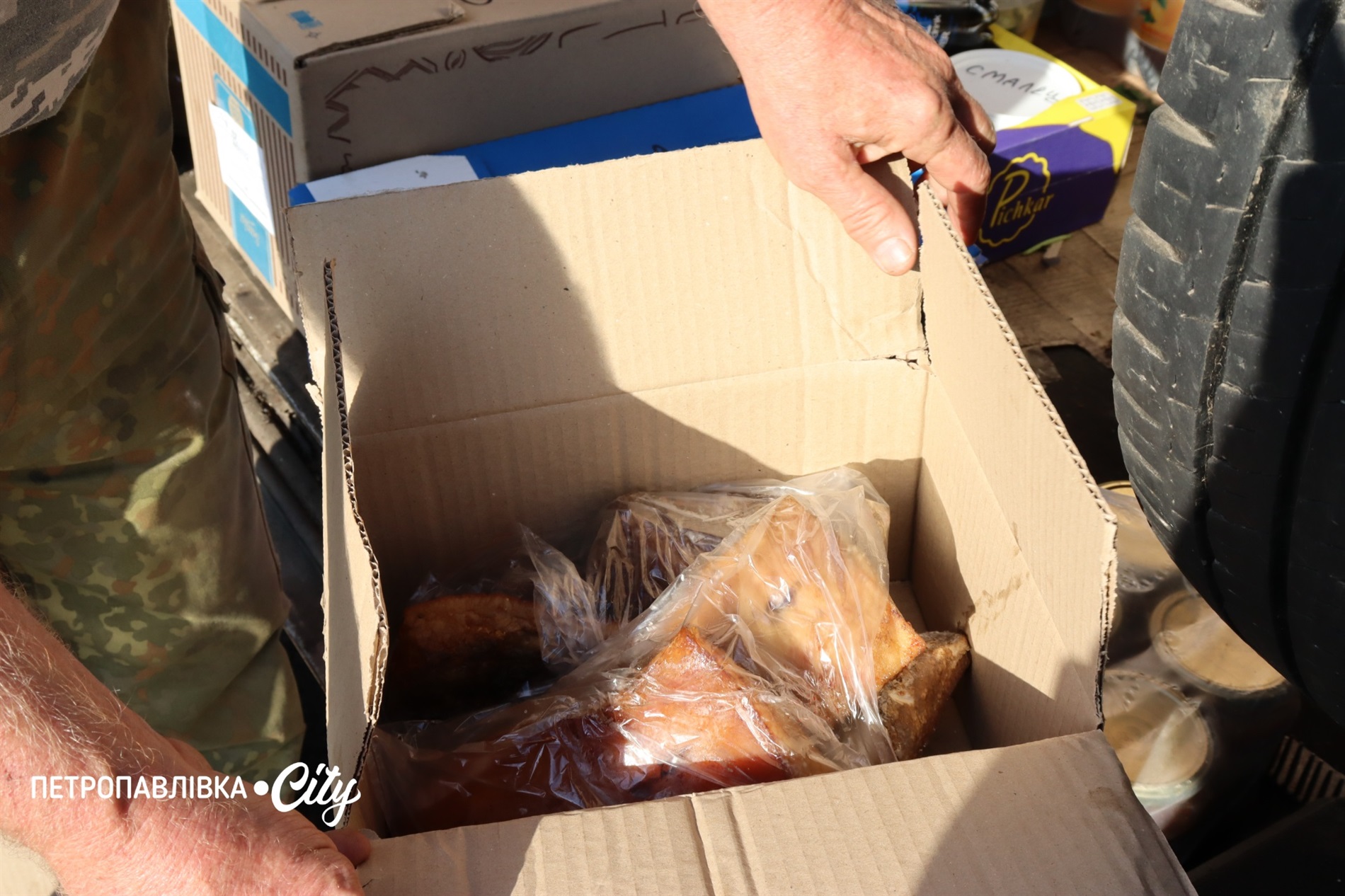 «Ні дня без борщику та пиріжка для ЗСУ»: волонтерки з Миколаївки й їх особлива місія