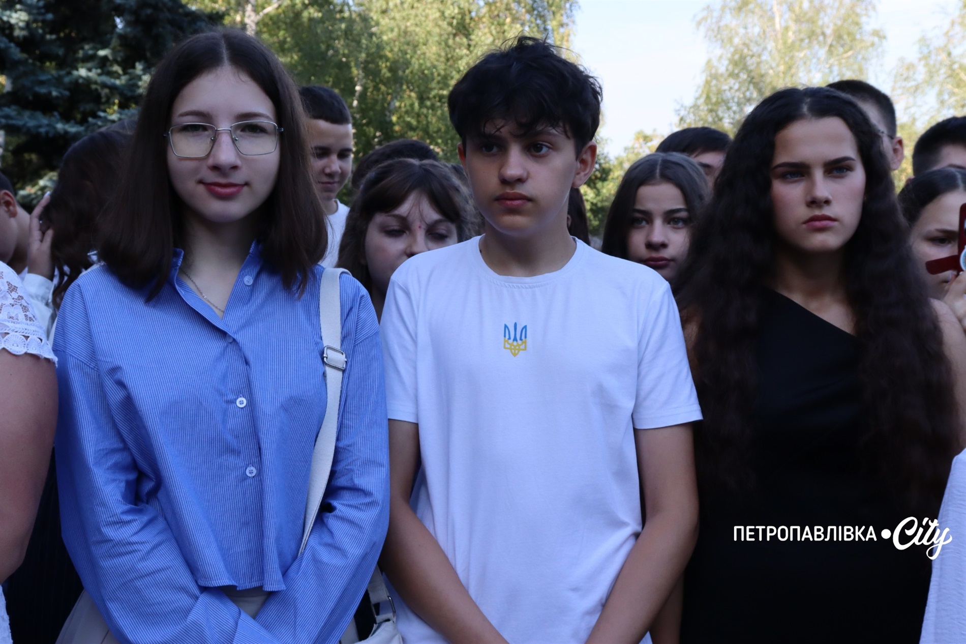 Свято Першого дзвоника у Миколаївській громаді: ювілеї шкіл, солідні подарунки та надія на Перемогу