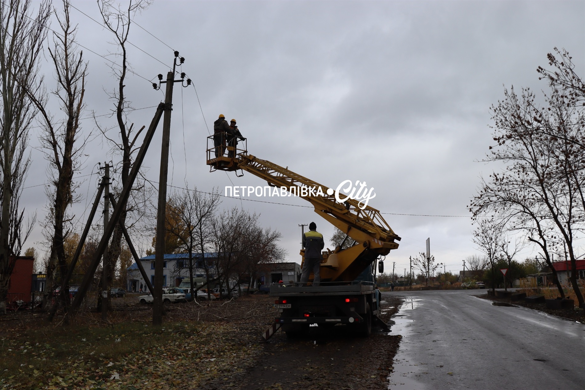 Ракети та шахеди на Петропавлівку: ворог вбиває цивільних людей