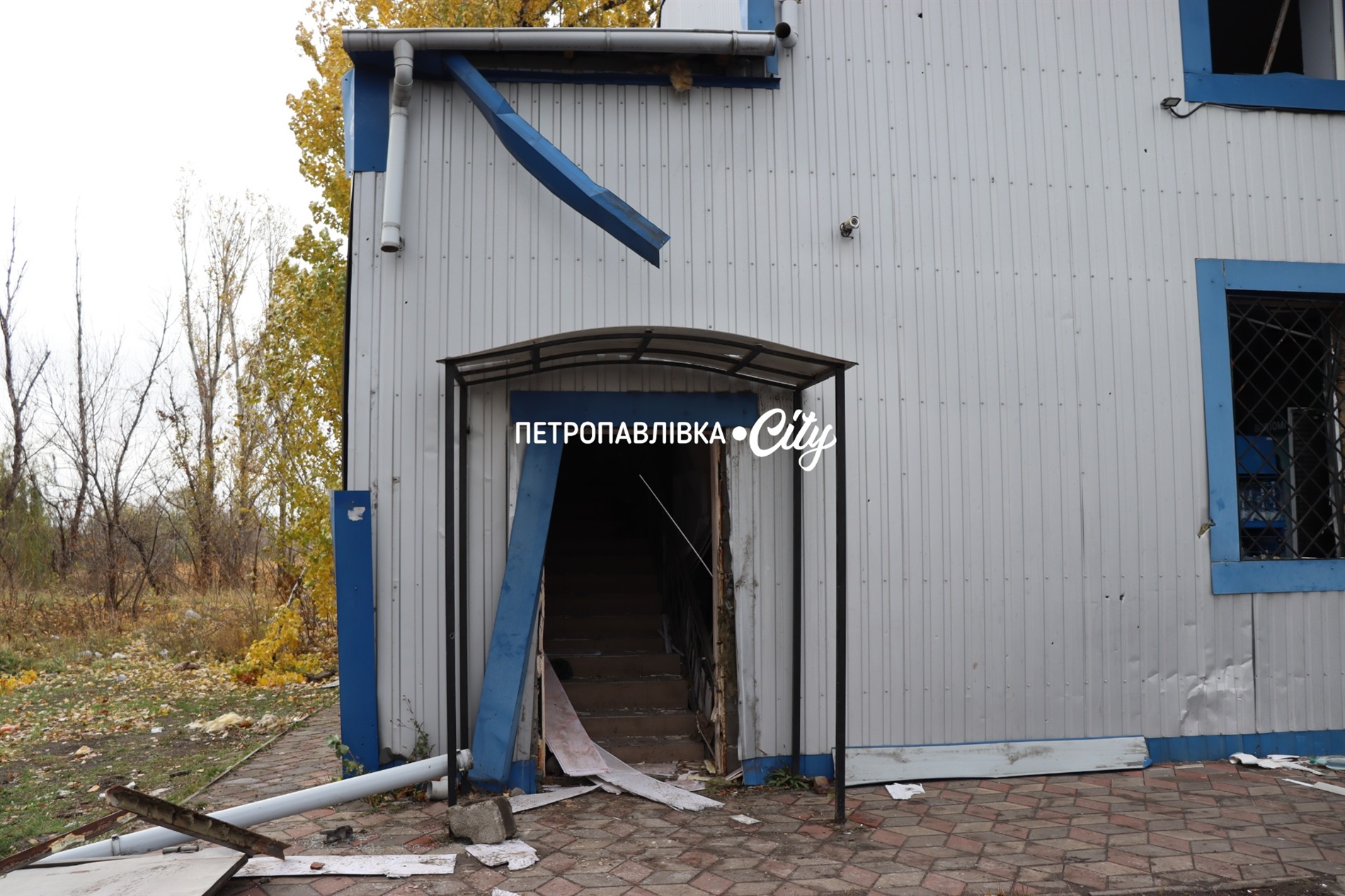Ракети та шахеди на Петропавлівку: ворог вбиває цивільних людей