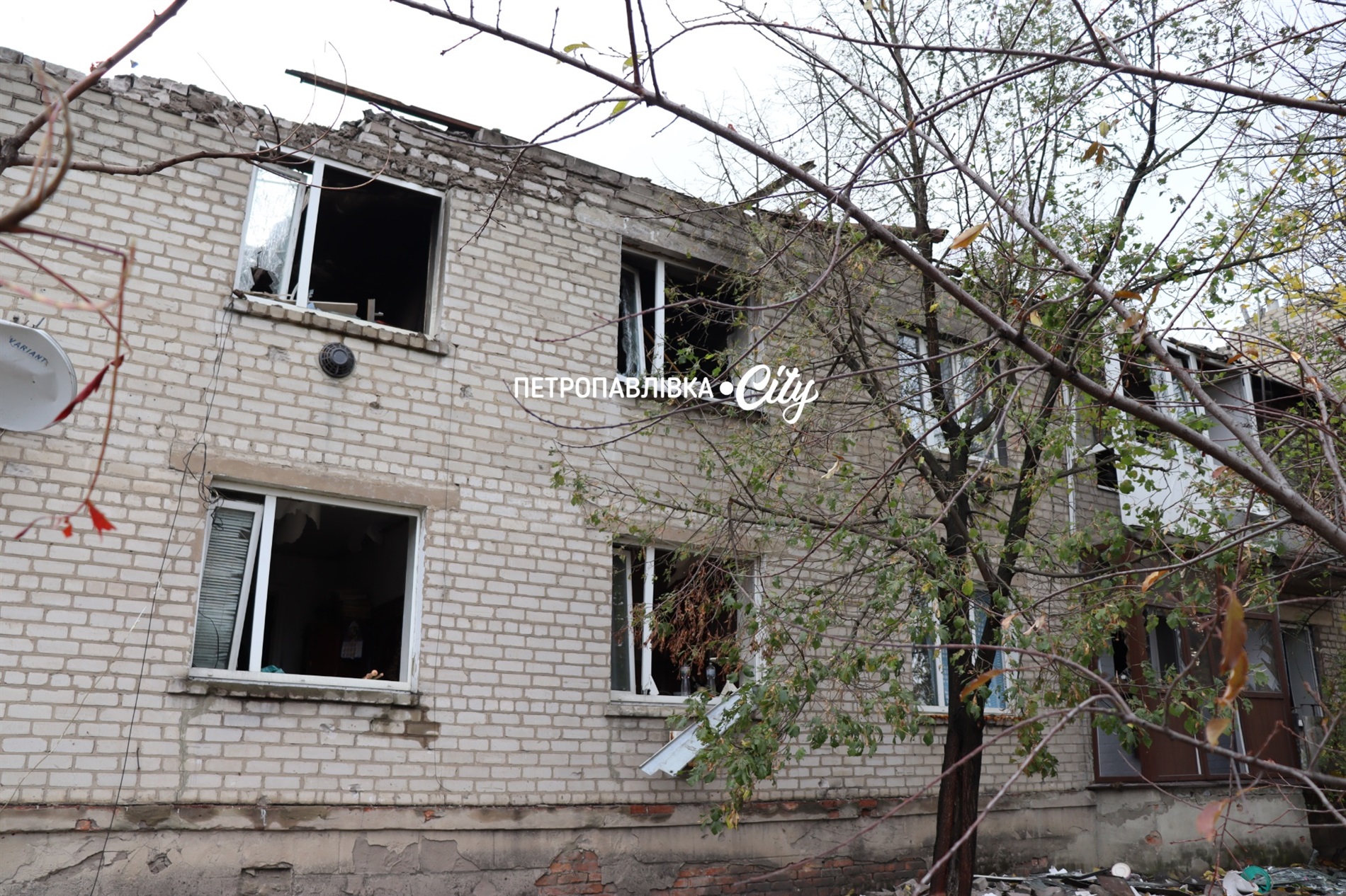 Ракети та шахеди на Петропавлівку: ворог вбиває цивільних людей