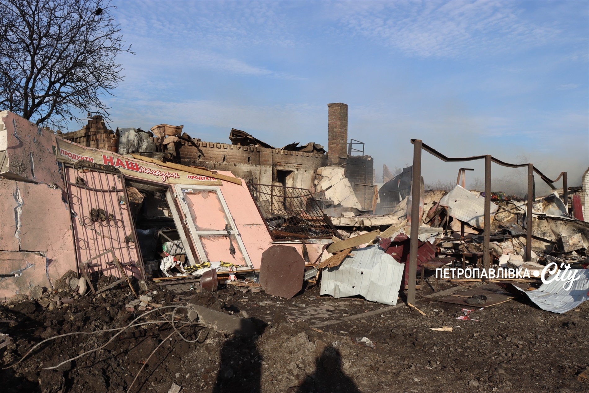 Миколаївка після ворожої атаки: загинула людина, зруйновані будинки та життя