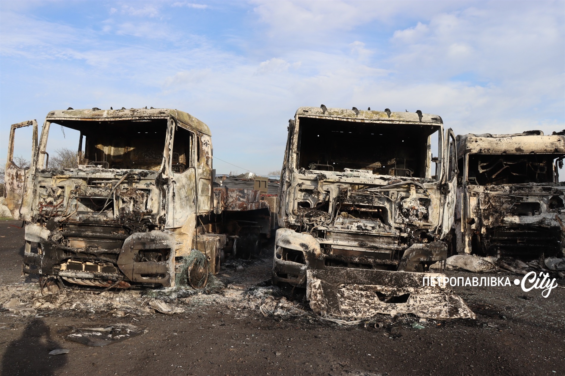 Миколаївка після ворожої атаки: загинула людина, зруйновані будинки та життя