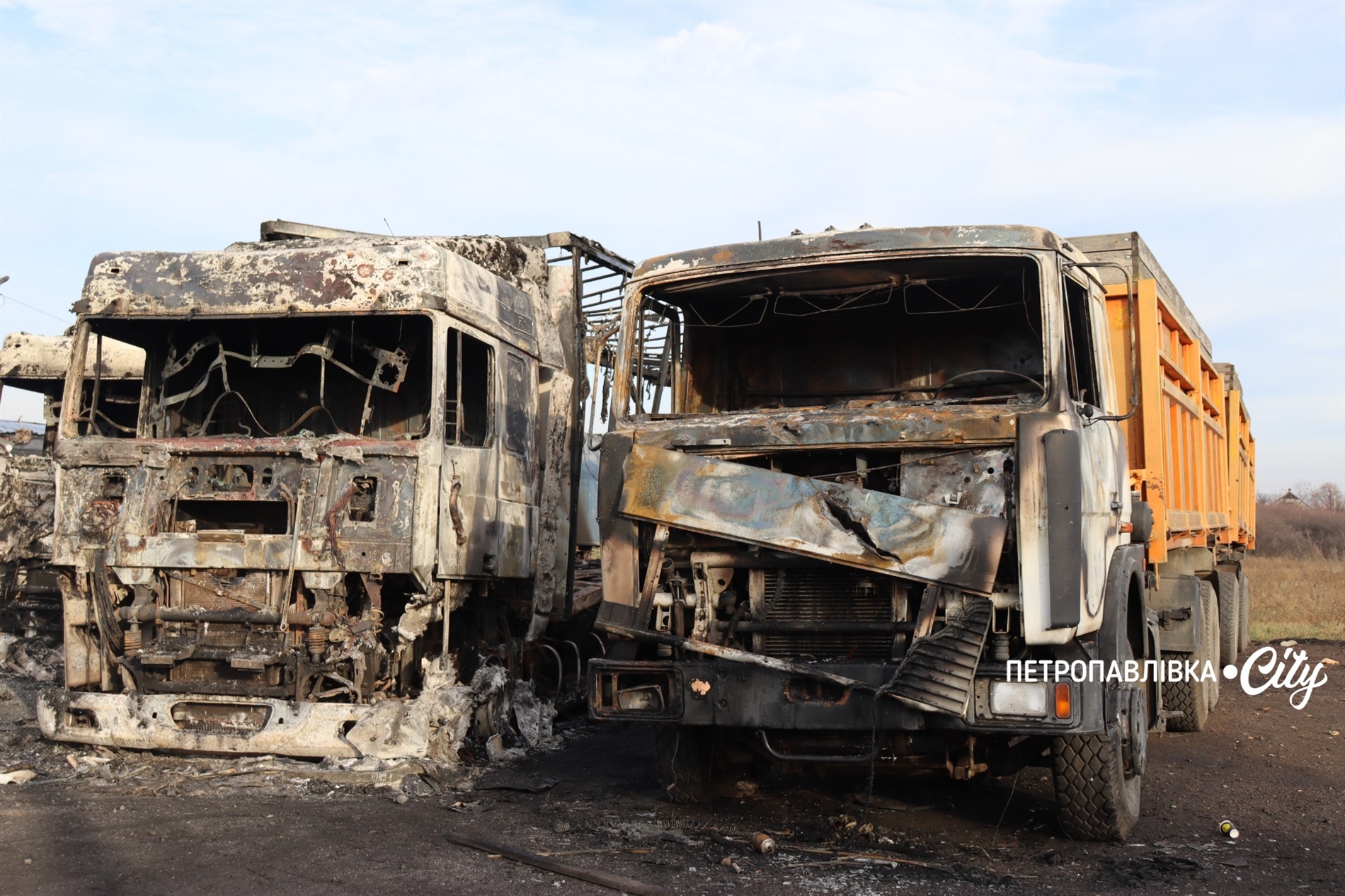 Миколаївка після ворожої атаки: загинула людина, зруйновані будинки та життя