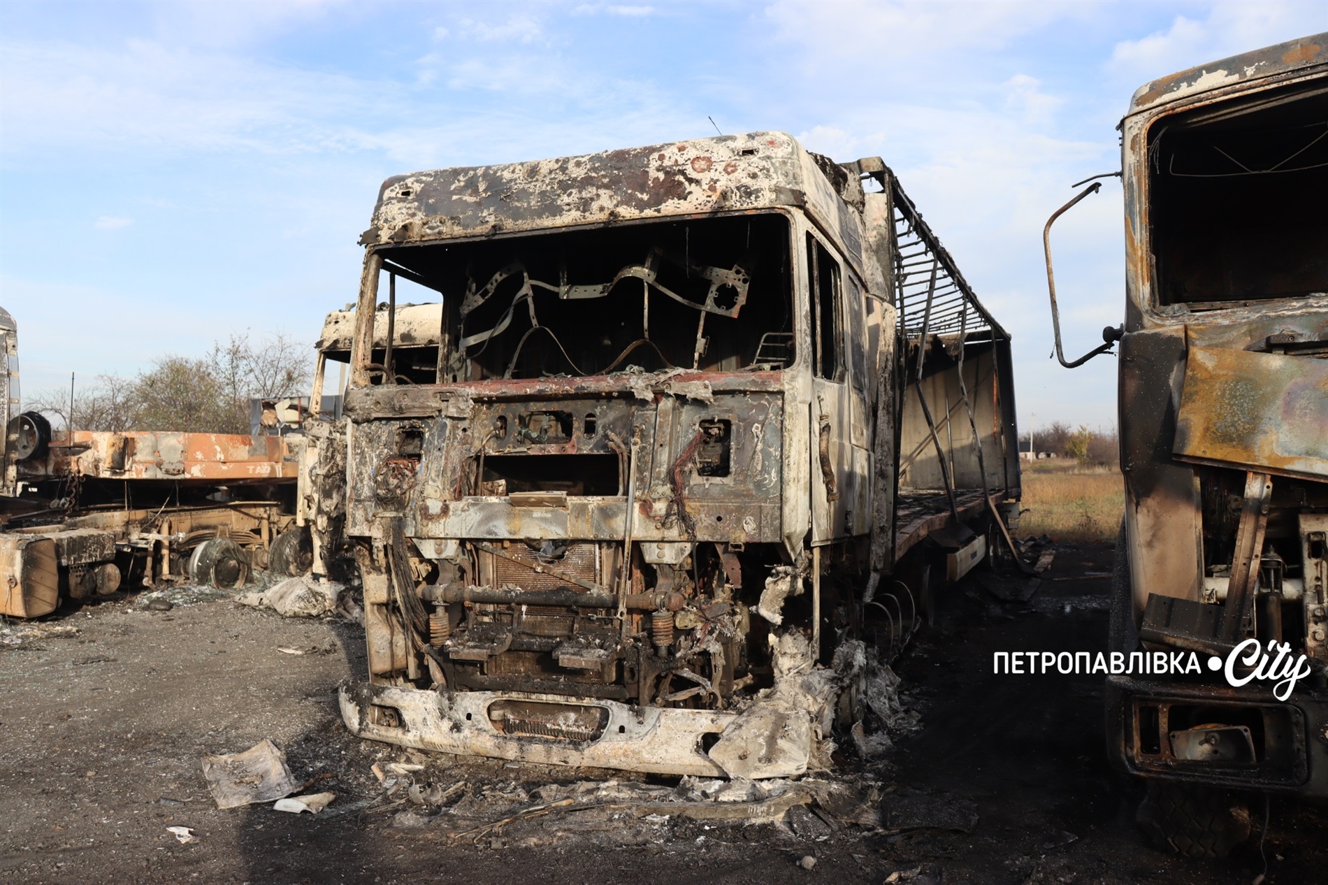 Миколаївка після ворожої атаки: загинула людина, зруйновані будинки та життя