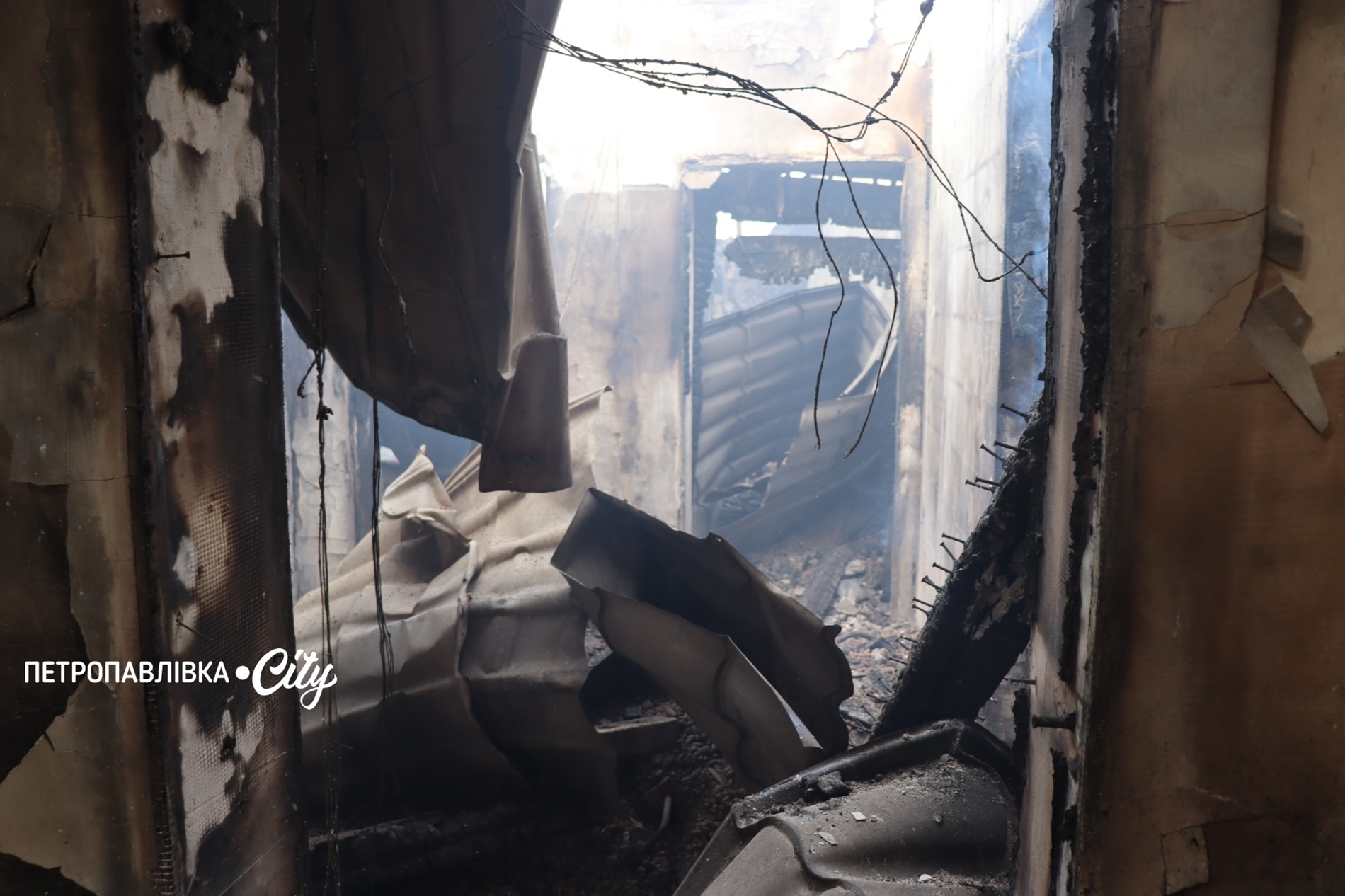 Миколаївка після ворожої атаки: загинула людина, зруйновані будинки та життя