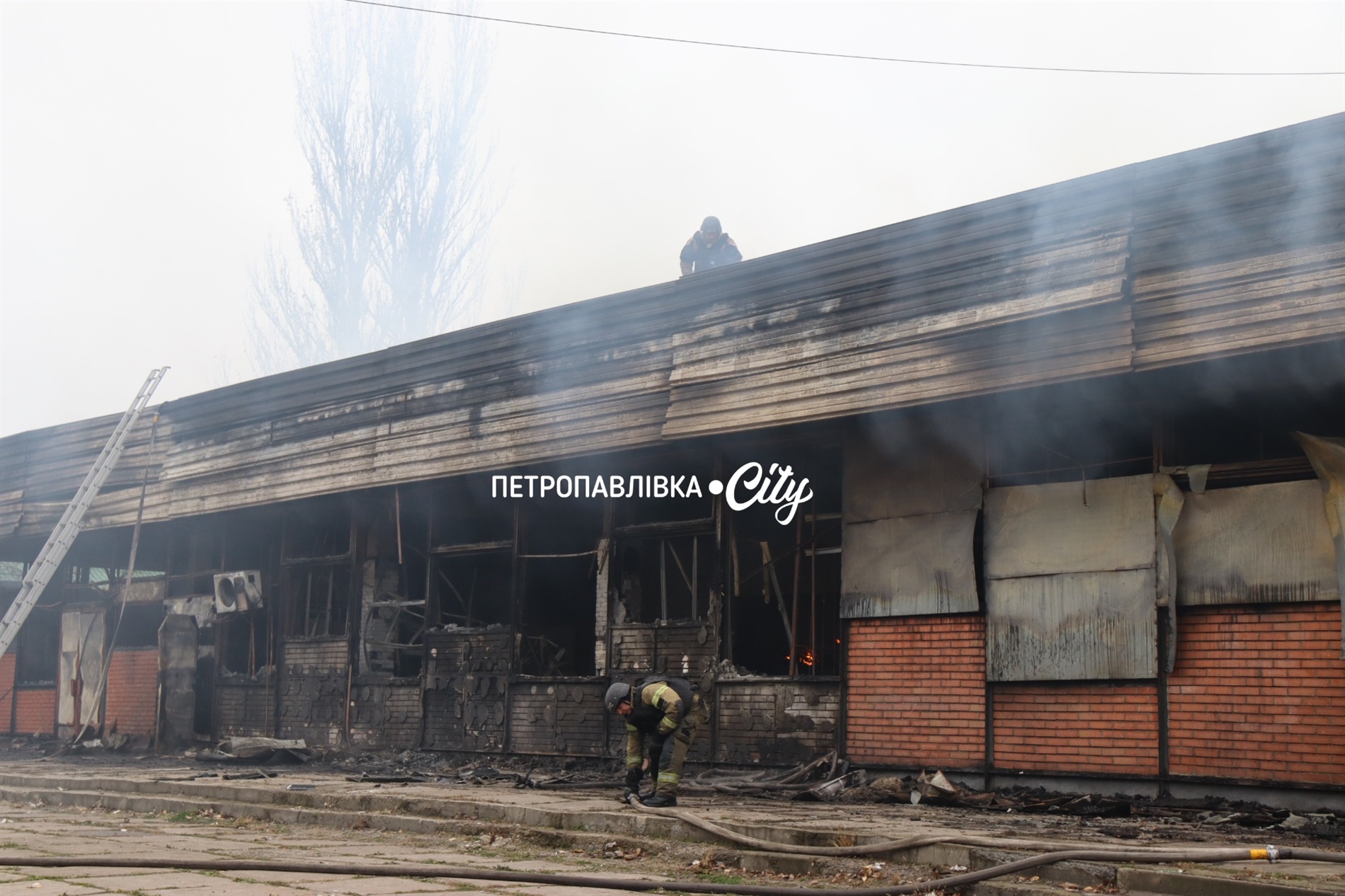 Петропавлівка під ворожим ударом: зруйновано кінотеатр, кафе, магазин (ВІДЕО)