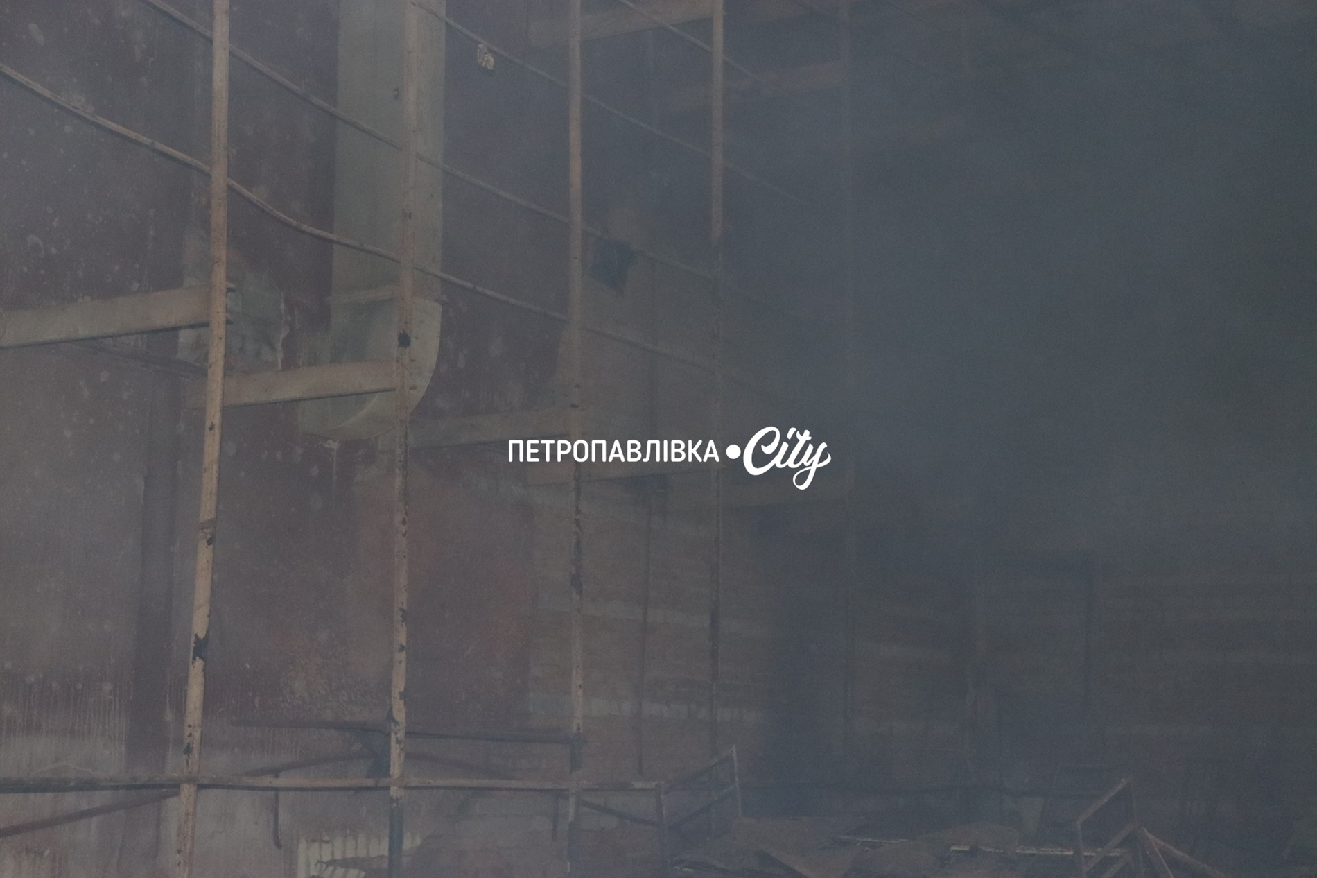 Петропавлівка під ворожим ударом: зруйновано кінотеатр, кафе, магазин (ВІДЕО)