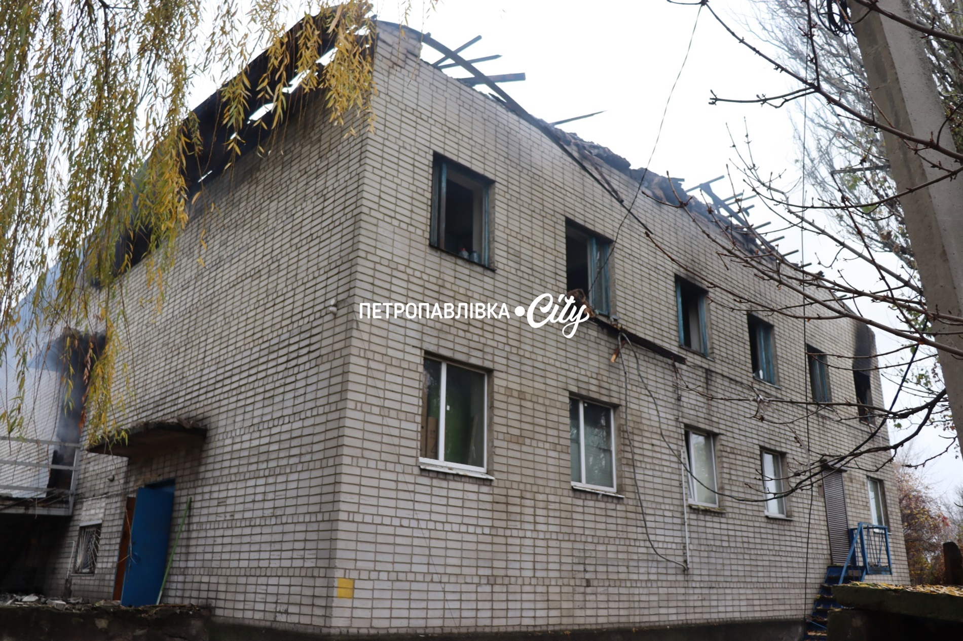 Петропавлівка під ворожим ударом: зруйновано кінотеатр, кафе, магазин (ВІДЕО)