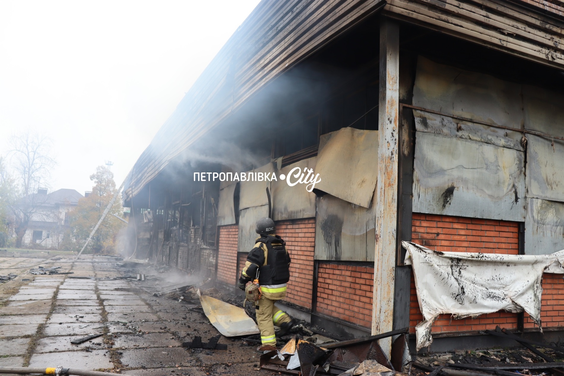 Петропавлівка під ворожим ударом: зруйновано кінотеатр, кафе, магазин (ВІДЕО)