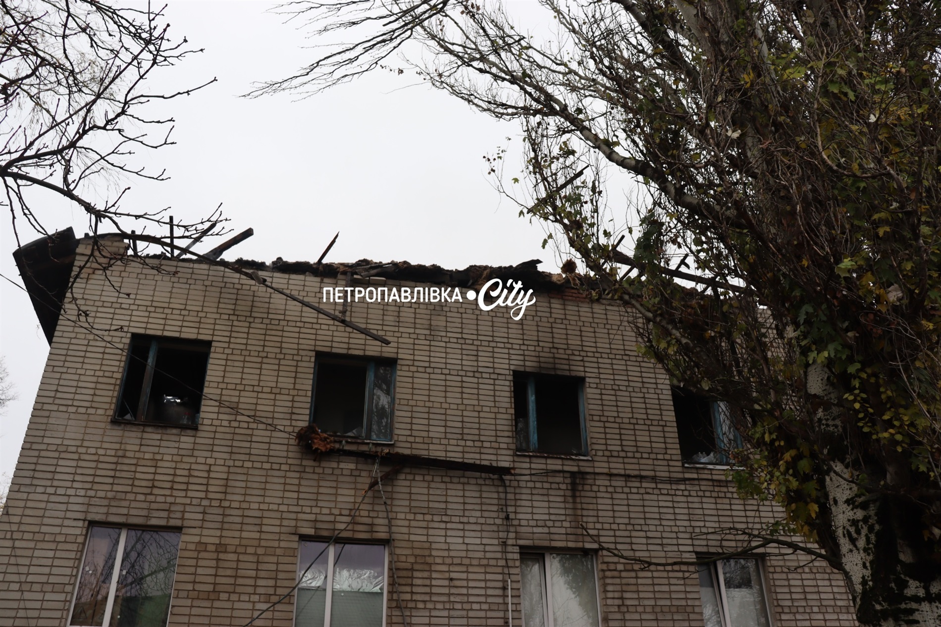 Петропавлівка під ворожим ударом: зруйновано кінотеатр, кафе, магазин (ВІДЕО)