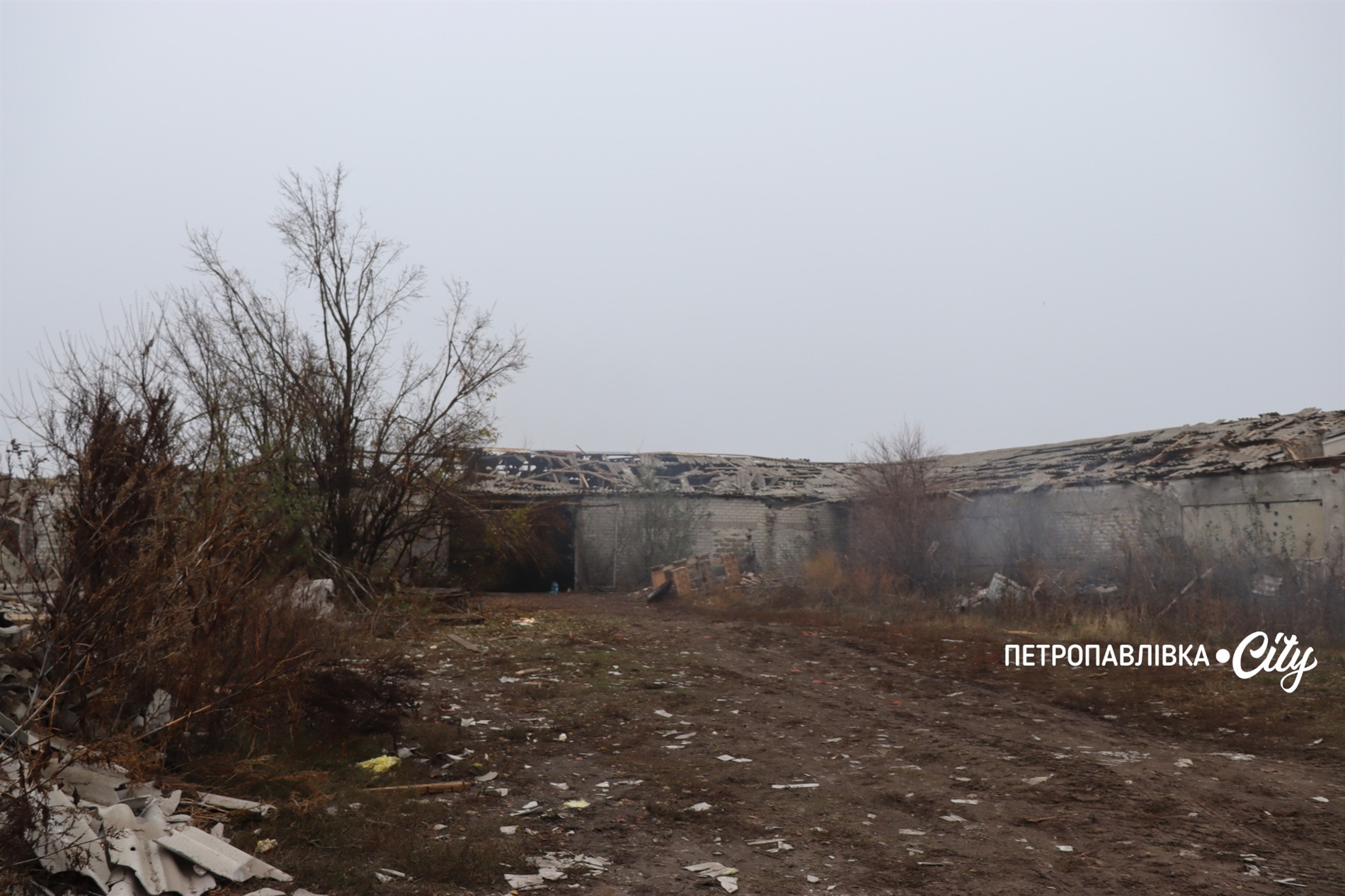Ворог ударив по аграріях Маломиколаївки: зруйновані техніка та склади, втрачені врожаї (ВІДЕО)