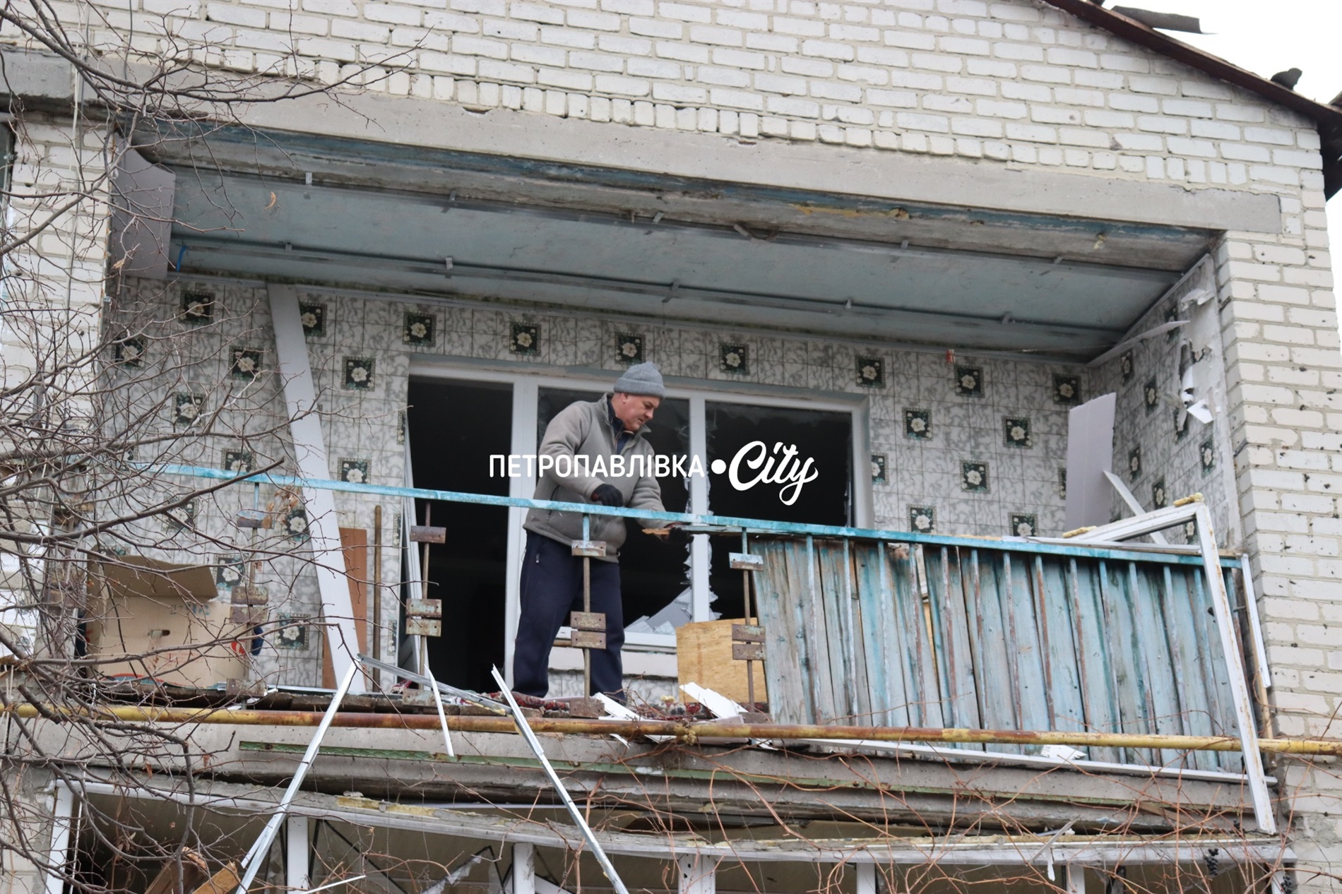 Нічна атака на Петропавлівку: ворожий безпілотник вдарив по житлових будинках (ВІДЕО)