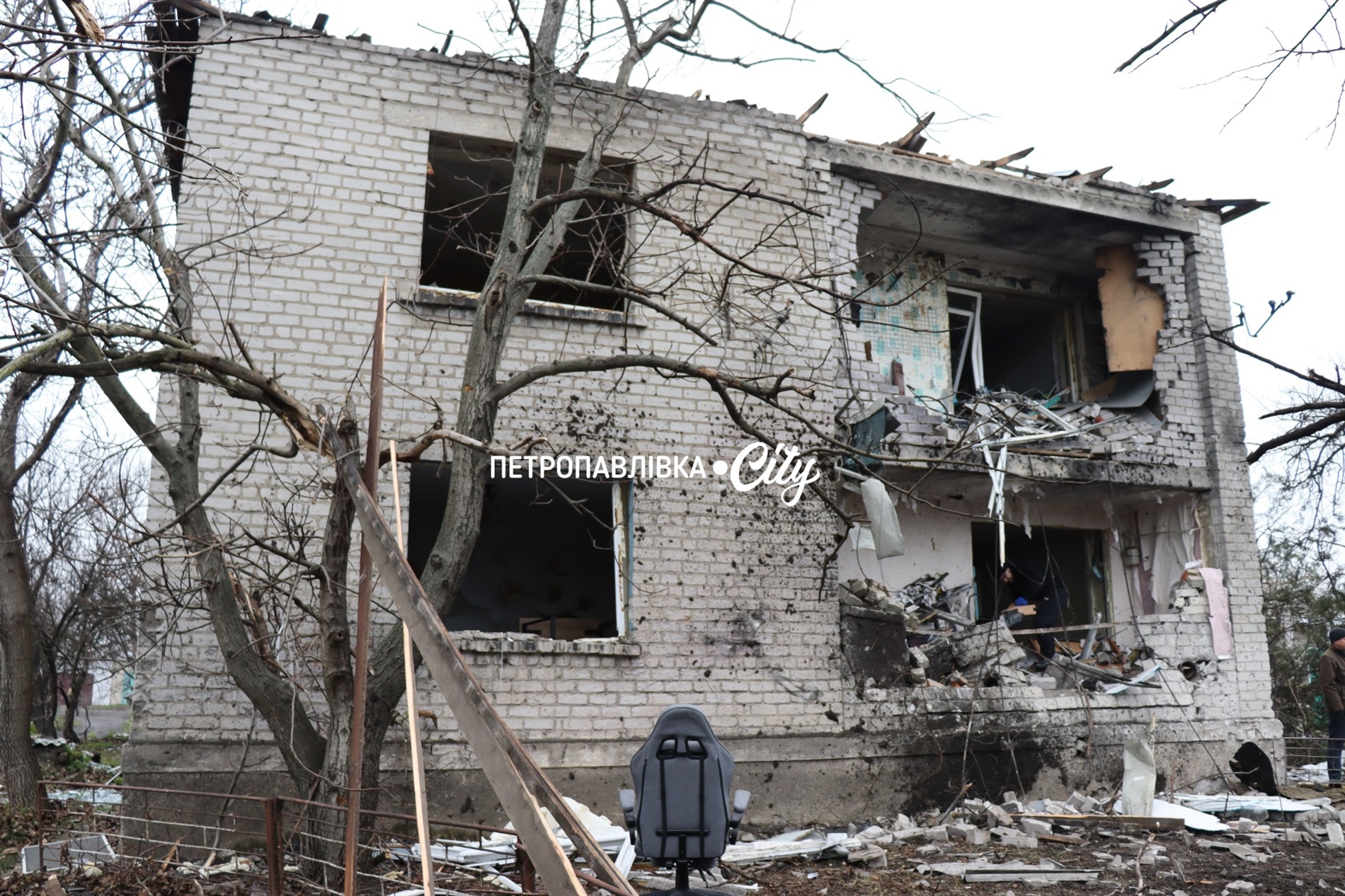 Нічна атака на Петропавлівку: ворожий безпілотник вдарив по житлових будинках (ВІДЕО)