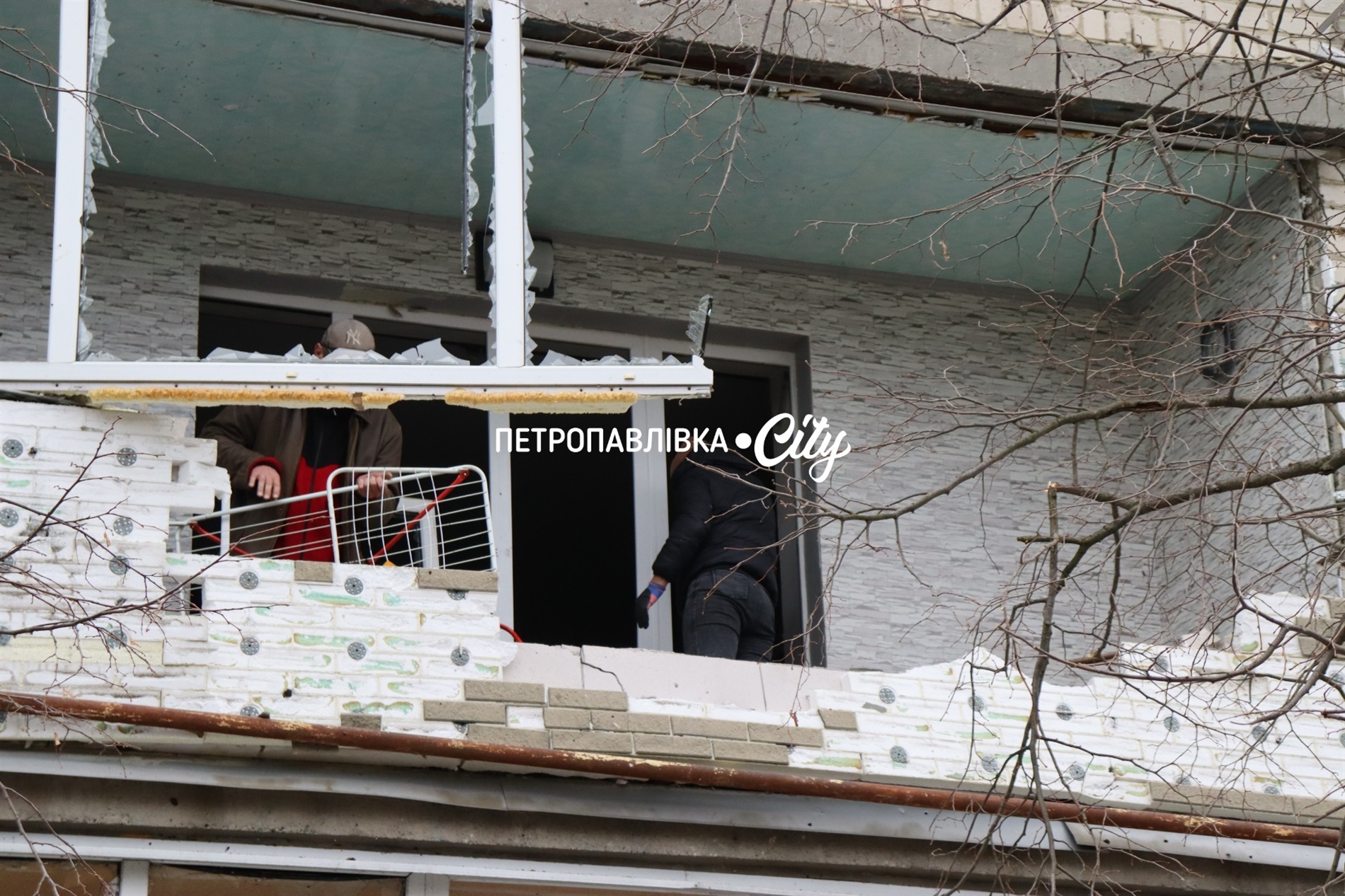 Нічна атака на Петропавлівку: ворожий безпілотник вдарив по житлових будинках (ВІДЕО)