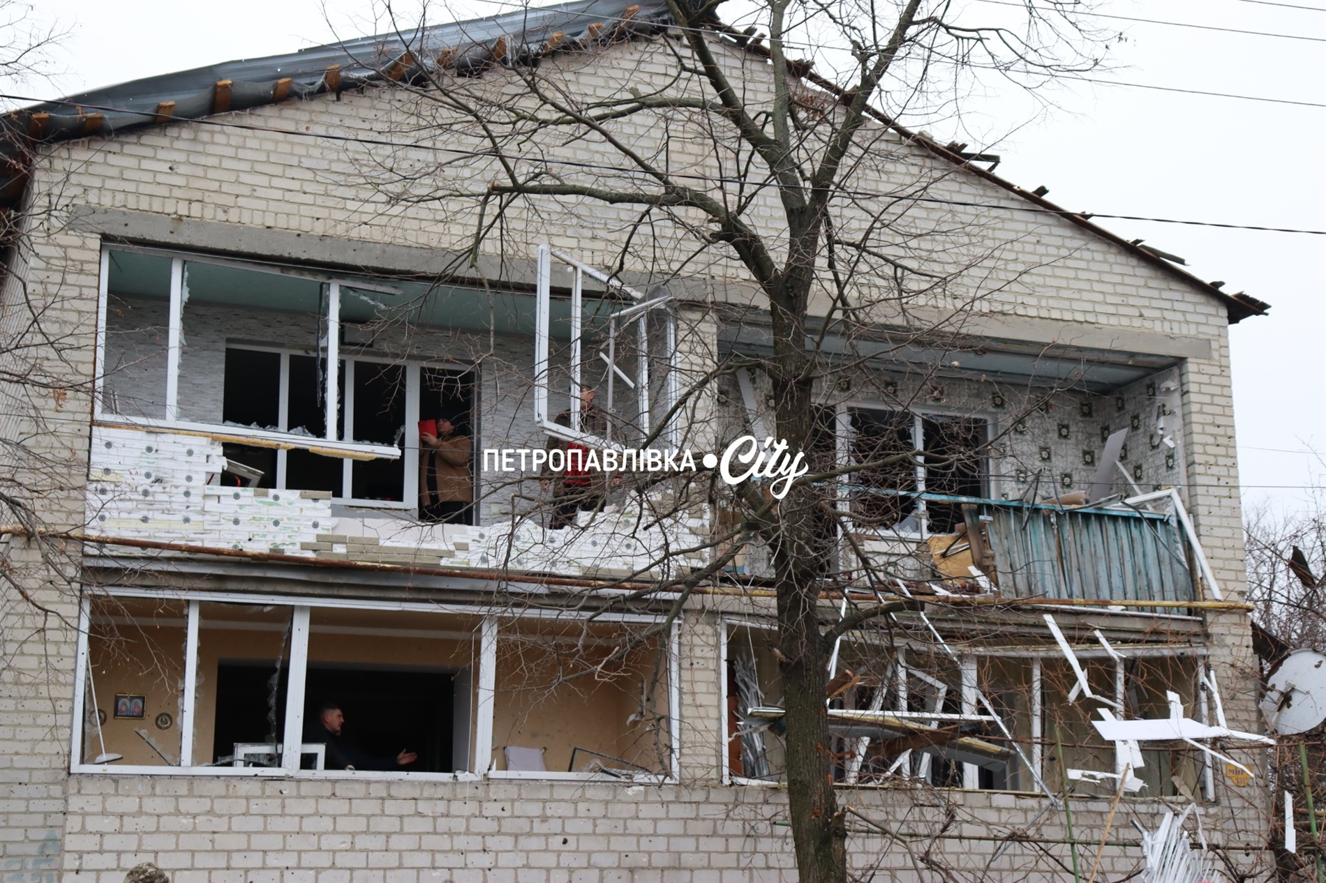 Нічна атака на Петропавлівку: ворожий безпілотник вдарив по житлових будинках (ВІДЕО)