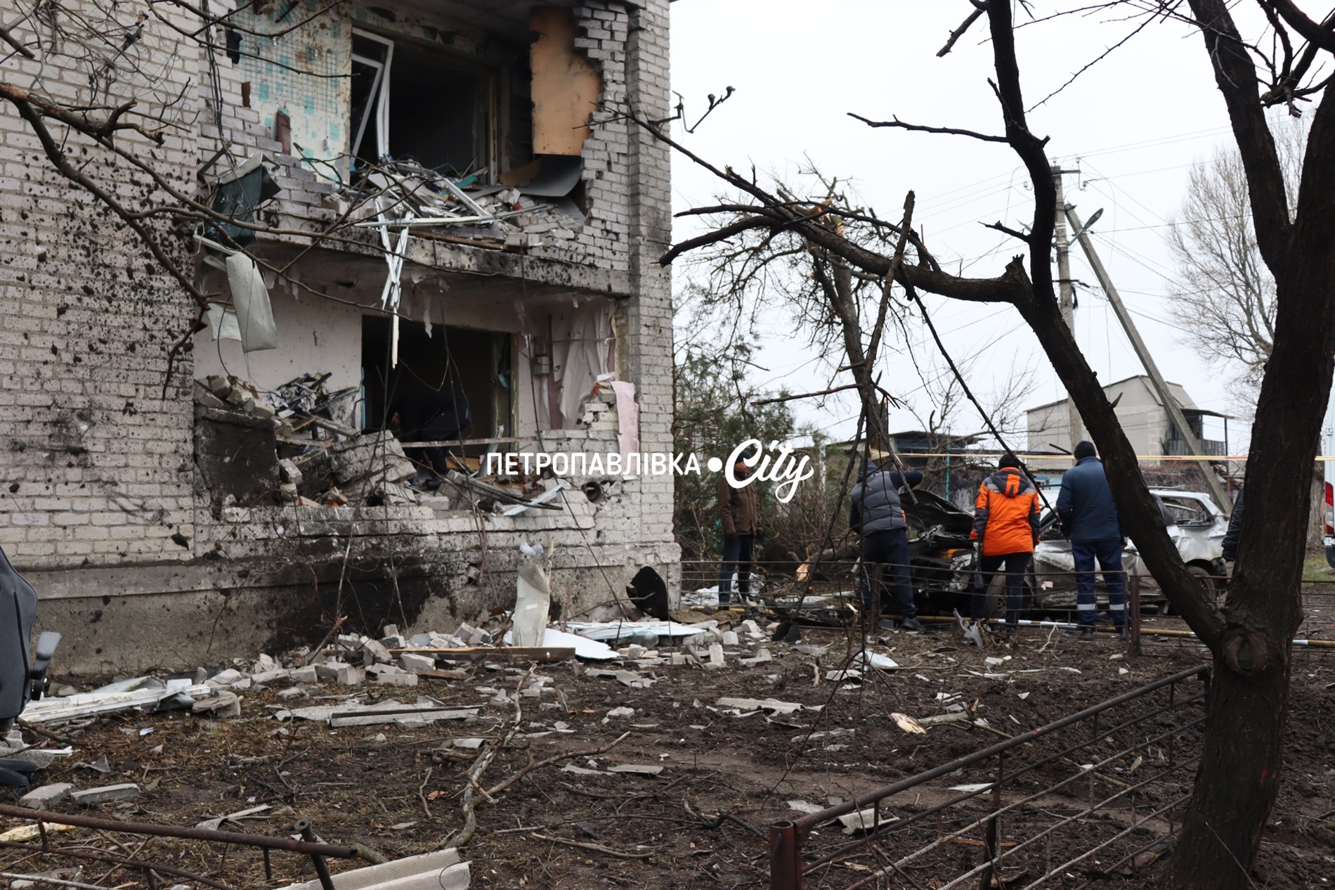 Нічна атака на Петропавлівку: ворожий безпілотник вдарив по житлових будинках (ВІДЕО)