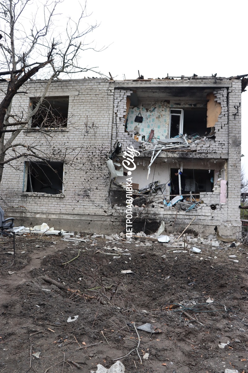 Нічна атака на Петропавлівку: ворожий безпілотник вдарив по житлових будинках (ВІДЕО)