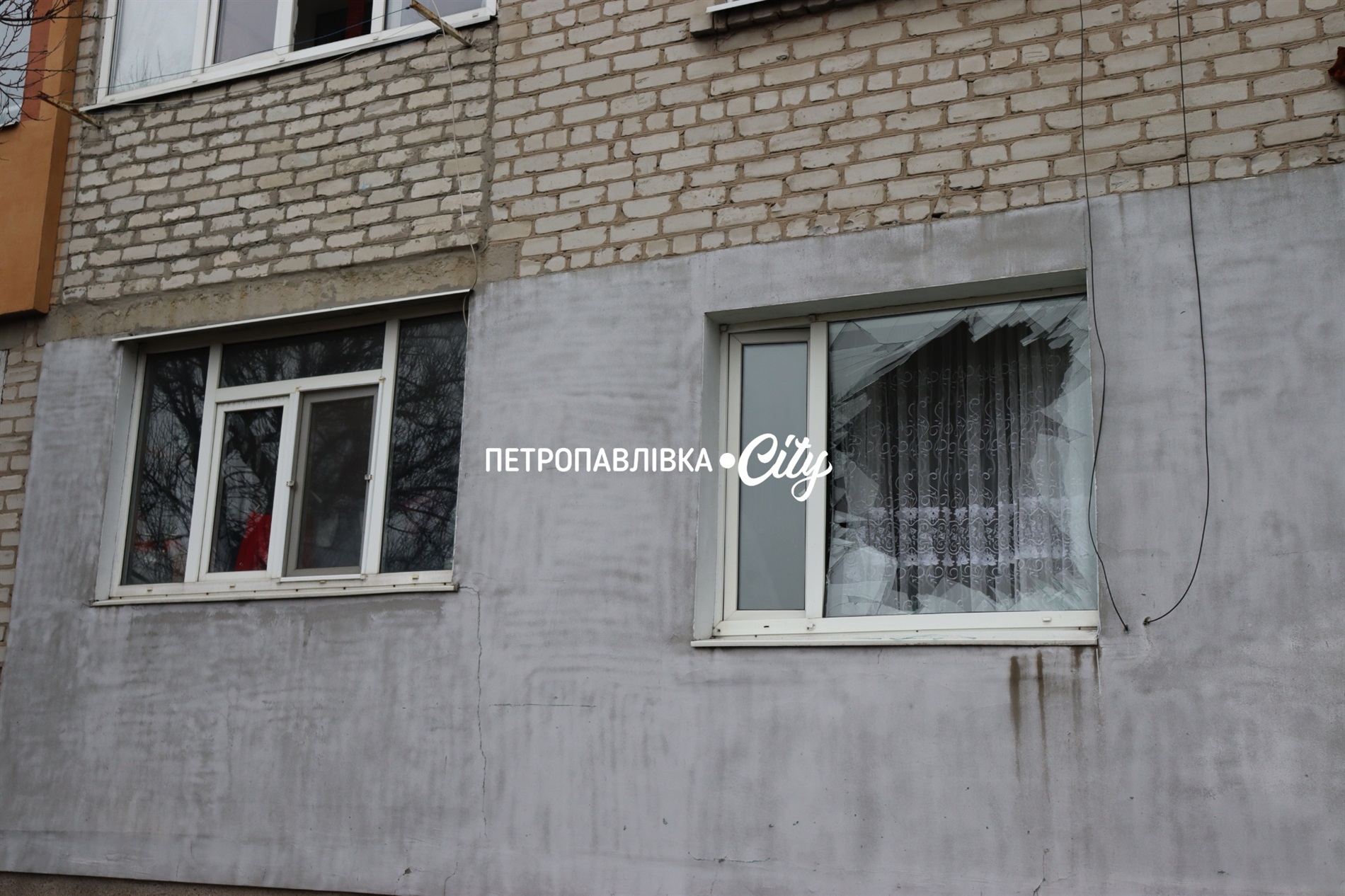 Нічна атака на Петропавлівку: ворожий безпілотник вдарив по житлових будинках (ВІДЕО)